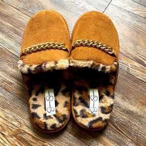 BN Never Worn Leopard Print Plush Slippers With A Gold Chain Detail.